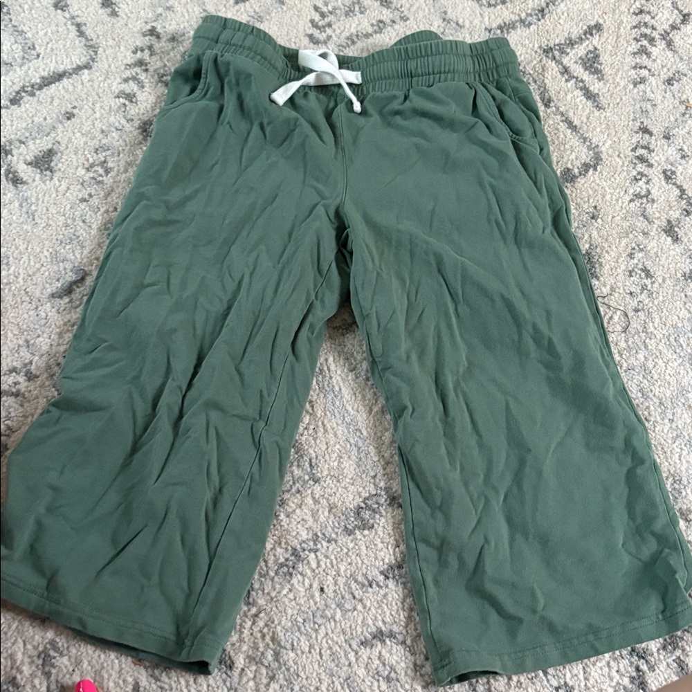 Green Cropped Pants with Drawstring